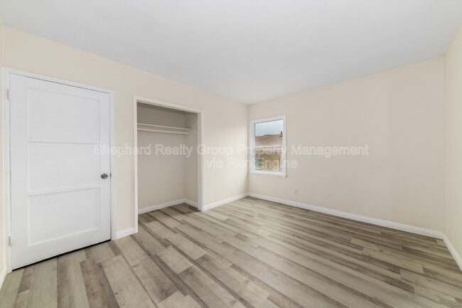 Building Photo - 742 W 36th St