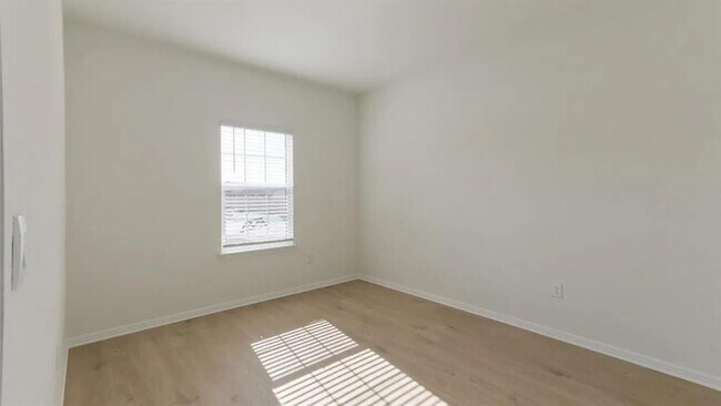 Building Photo - 2421 Cattle Baron Trl