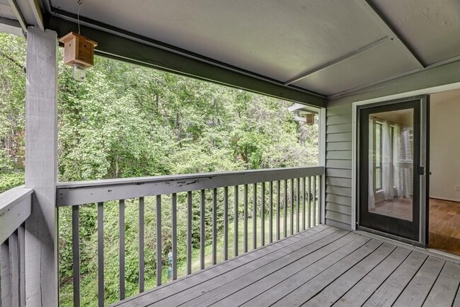 Building Photo - 529 Warm Springs Cir