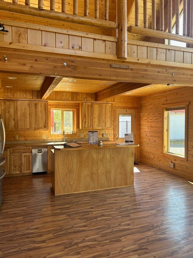 Building Photo - Gorgeous Log Home with infloor heat.  Two level lots with RV parking and dumpstation.