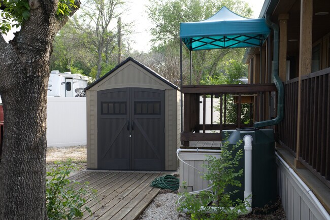 Building Photo - 7009 S I-35 Frontage Rd