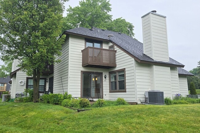 Building Photo - 736 Chandler Rd