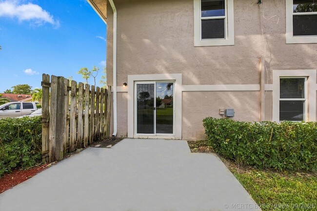 Building Photo - 1031 Goldenrod Rd