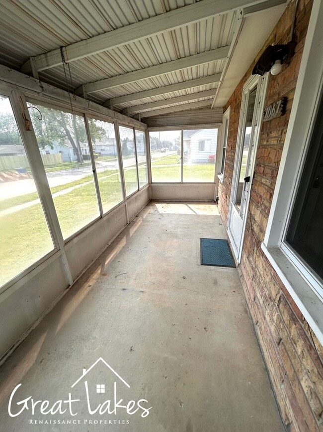 Building Photo - Cozy 2 Bedroom 1 Bathroom now available fo...