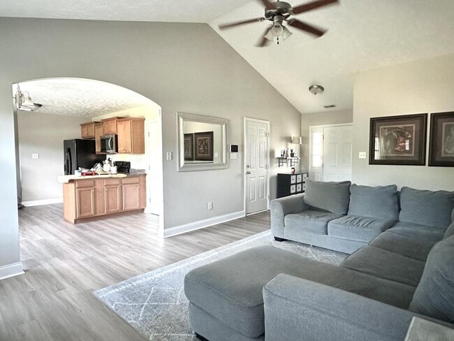 Building Photo - 591 Copper Creek Dr