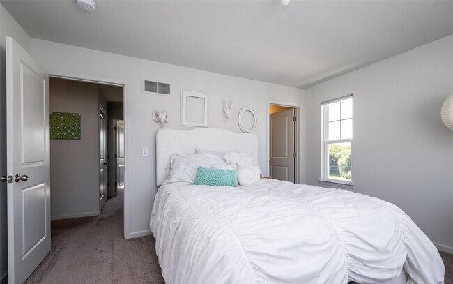 Bedroom 1 - 2500 Normandy Rd