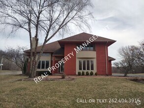 Building Photo - Four Bedroom 3.5 Bath Home