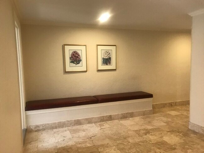 Building Photo - 92 Beacon St