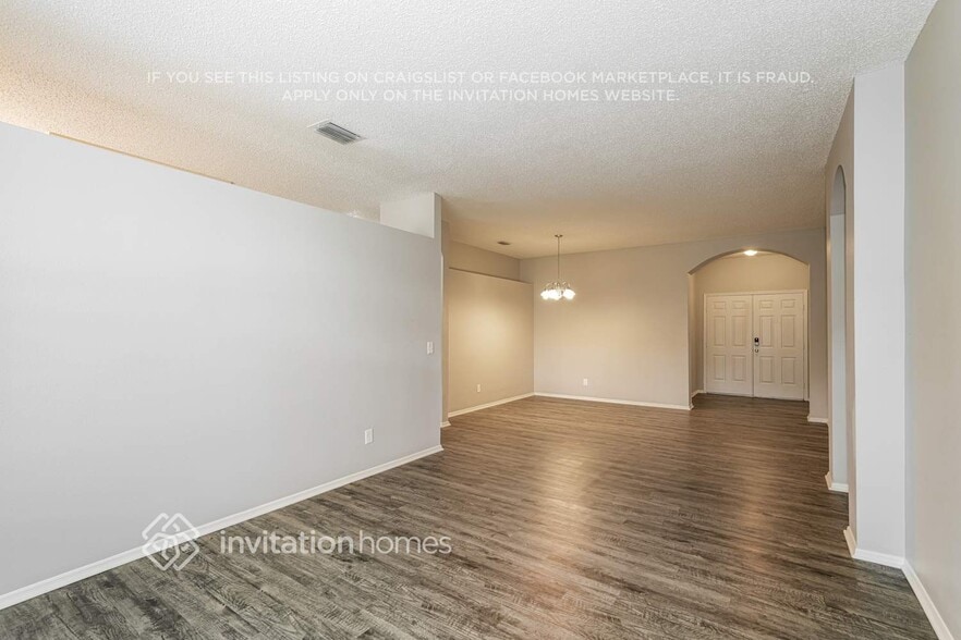 Building Photo - 22521 Laureldale Dr