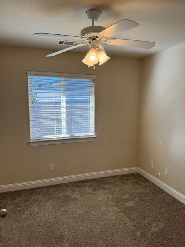 Building Photo - Beautiful 4 Bedroom in Cottonwood