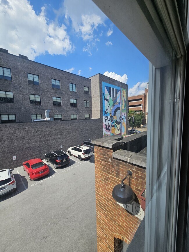 Building Photo - 1417 Market St