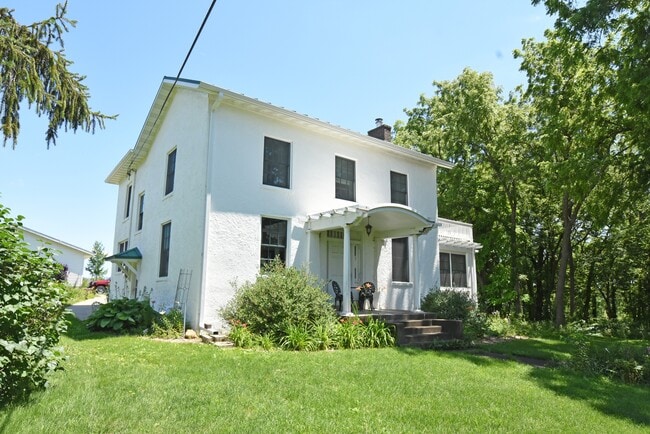 Building Photo - 600 E Main St