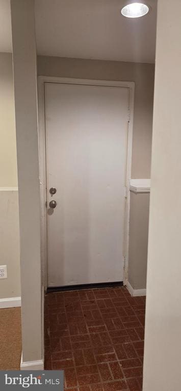 Building Photo - 7886 Marioak Dr