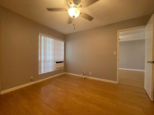 Building Photo - 545B Mananai Place Unit #28