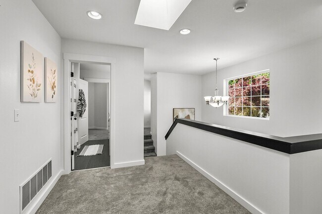 Building Photo - ? Spacious Snohomish Home with Luxury Features & Room to Live! ?