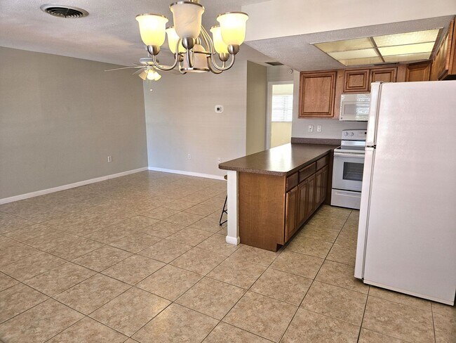 Building Photo - Annual 2nd Floor Condo For Rent located on...