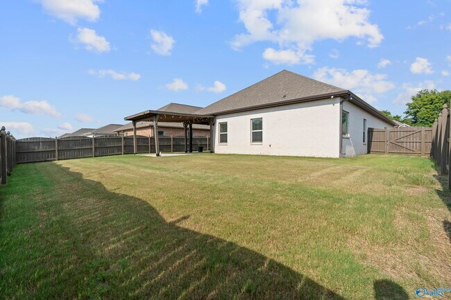 Building Photo - 162 Rosemary Ayers Dr