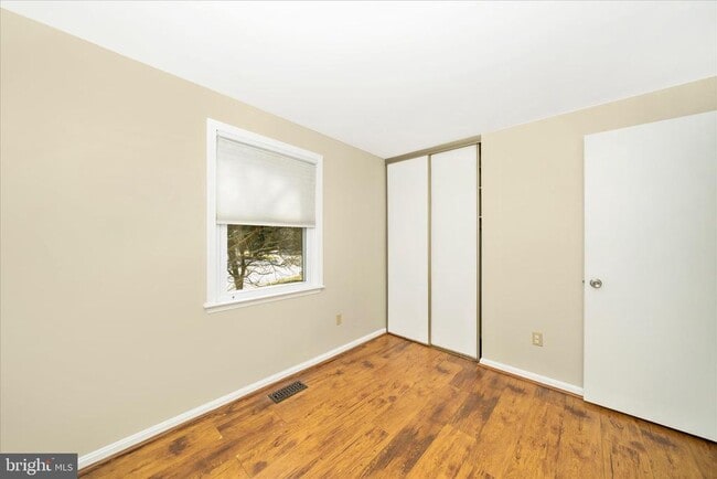 Building Photo - 106 Lamont Ln