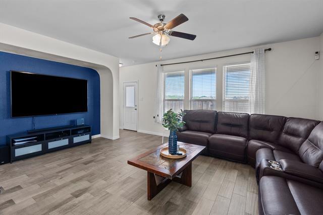 Building Photo - 424 Grassland Dr