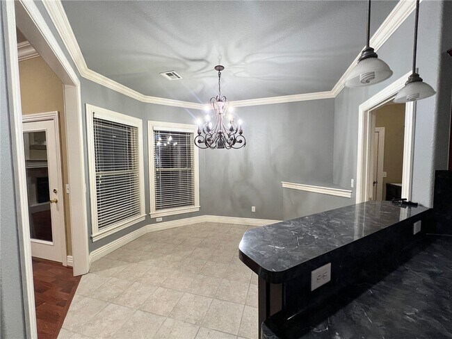 Building Photo - 6517 Tall Oaks Loop S