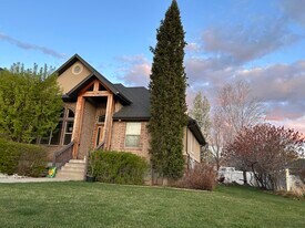 Building Photo - 473 W 175 N