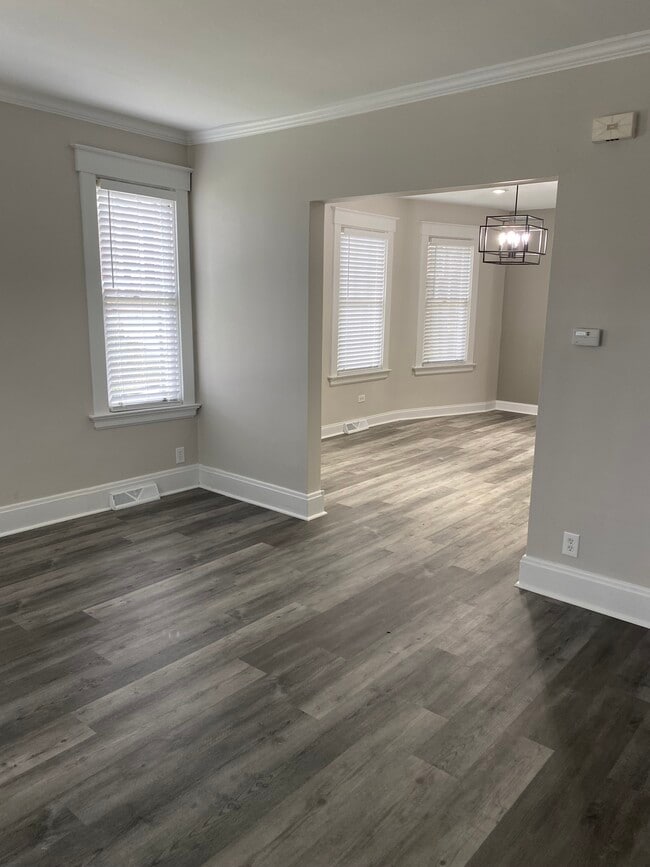 Building Photo - 2303 Center St