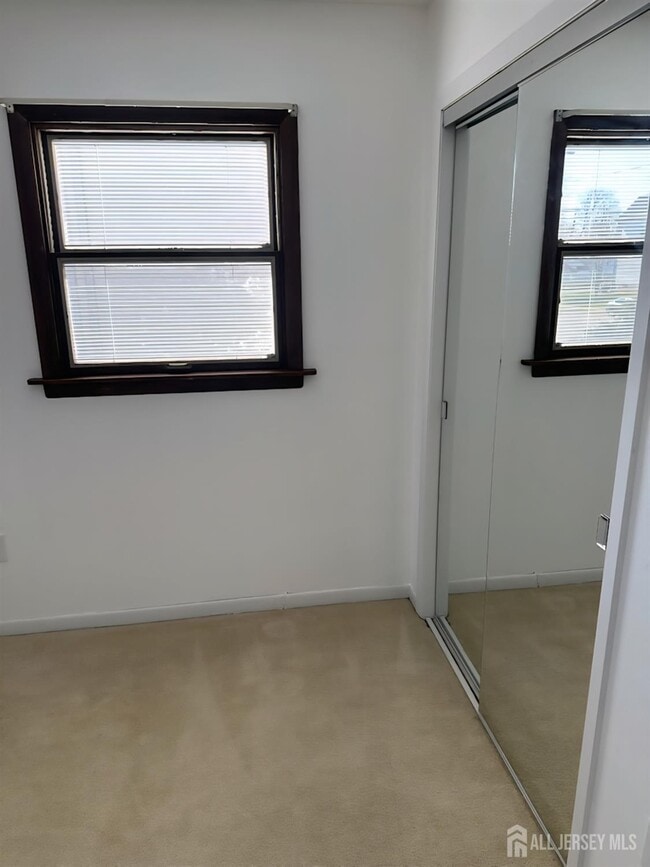 Building Photo - 182 Bloomfield Ave