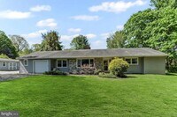 Building Photo - 128 Elkdale Rd