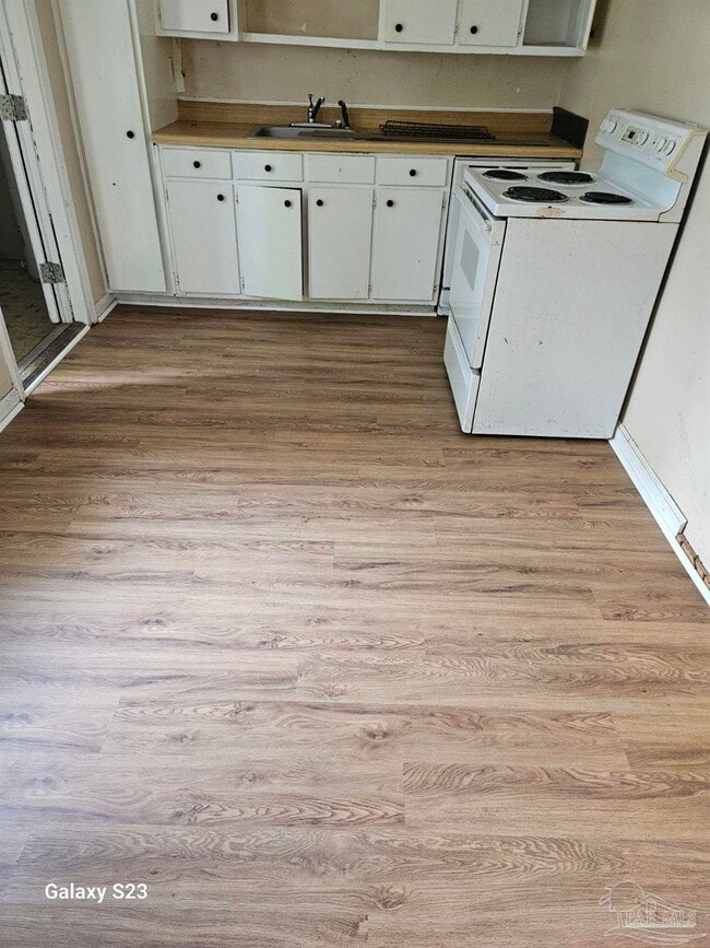 Building Photo - 324 Chaseville St