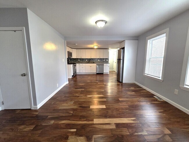 Building Photo - 69 Pratt St