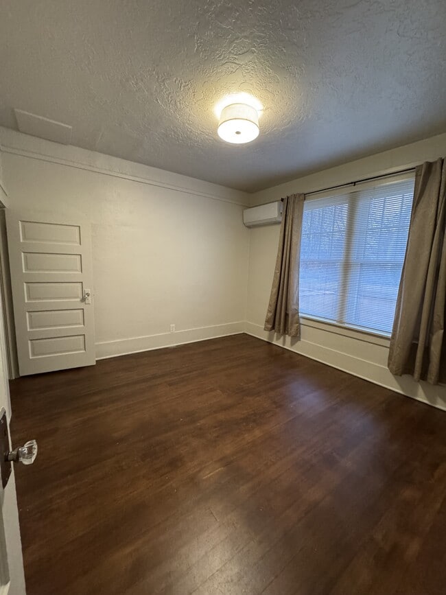 Building Photo - 426 Pueblo St