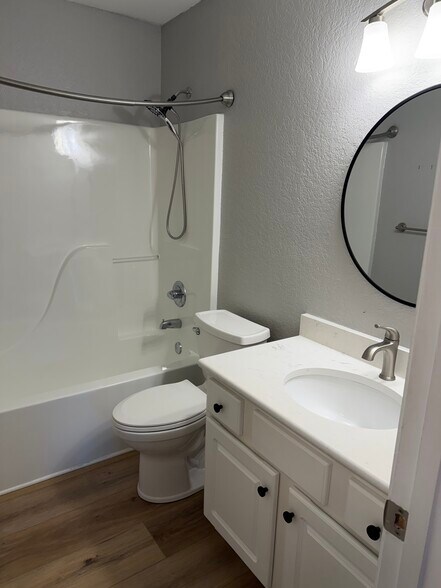 Building Photo - 2201 Scenic Hwy