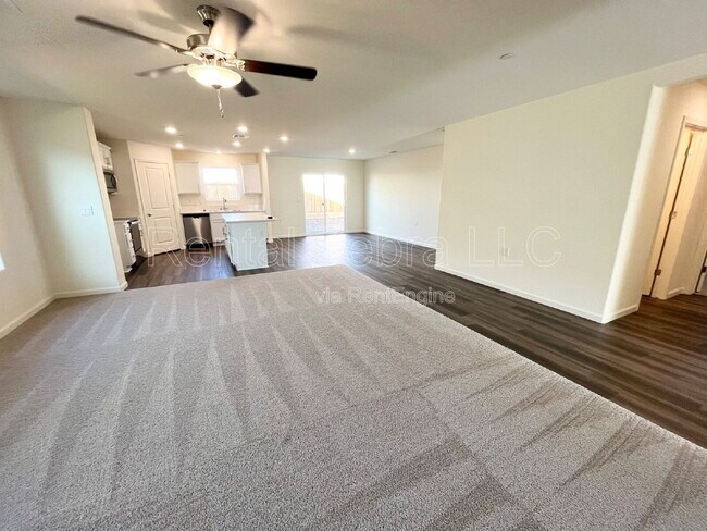 Building Photo - 356 Halisan Ct