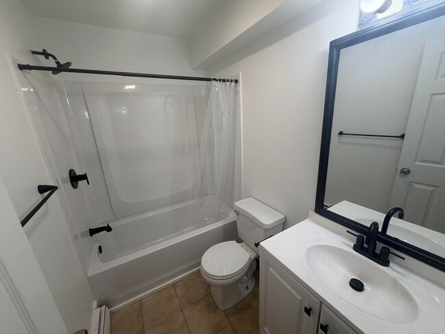 Building Photo - 308 Hudson Ave