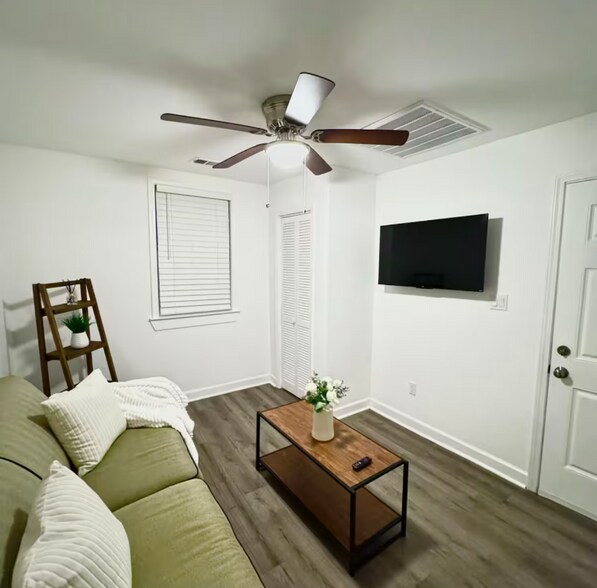 Primary Photo - 2515 Erato St