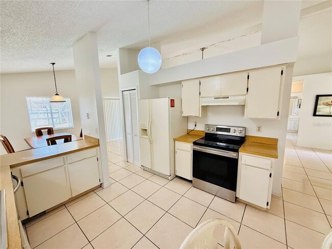 Building Photo - 4854 Kingston Cir