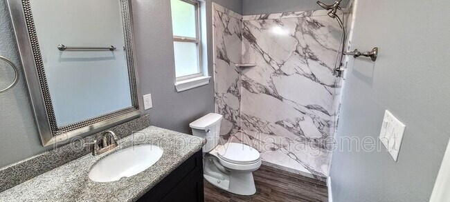 Building Photo - 2008 W Gregory St