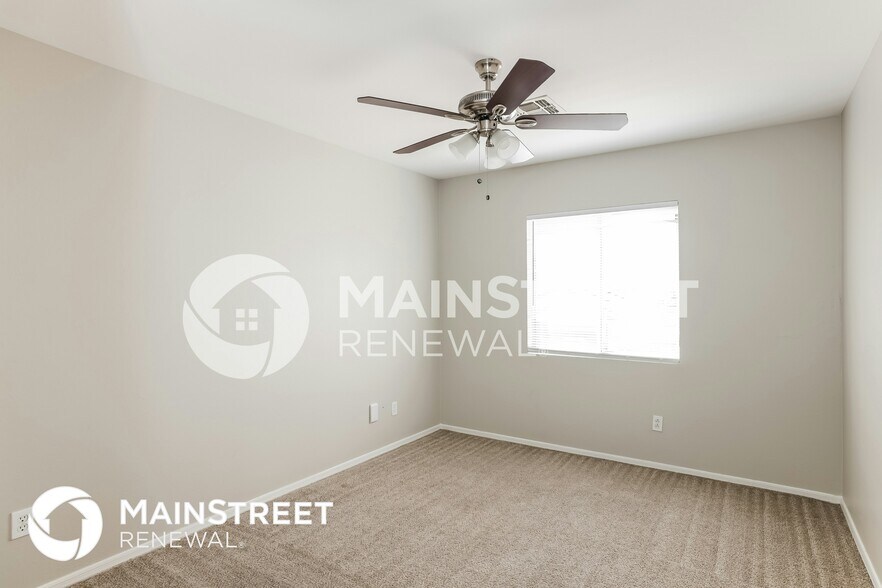 Building Photo - 12330 W Valentine Ave