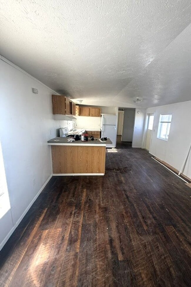 Building Photo - 3 bedroom single wide in Ryndon with Garage