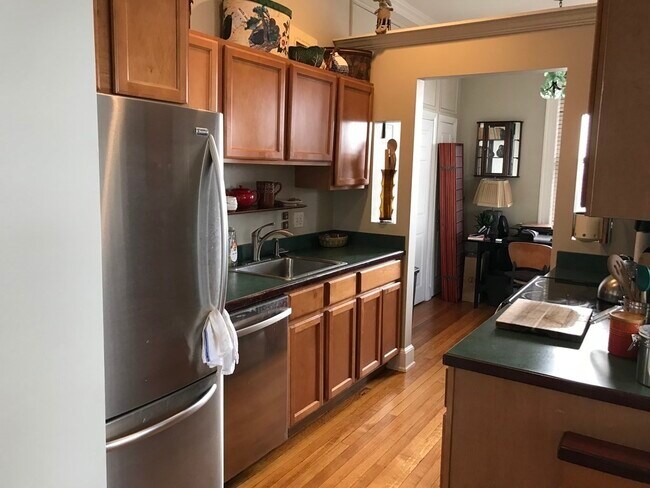 Primary Photo - 478 Beacon St