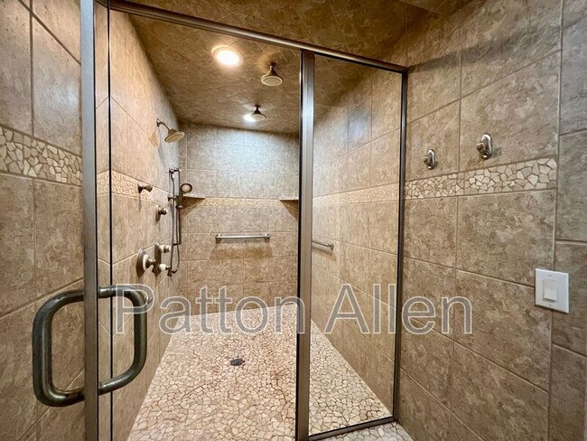 Building Photo - 212 Appleton Dr