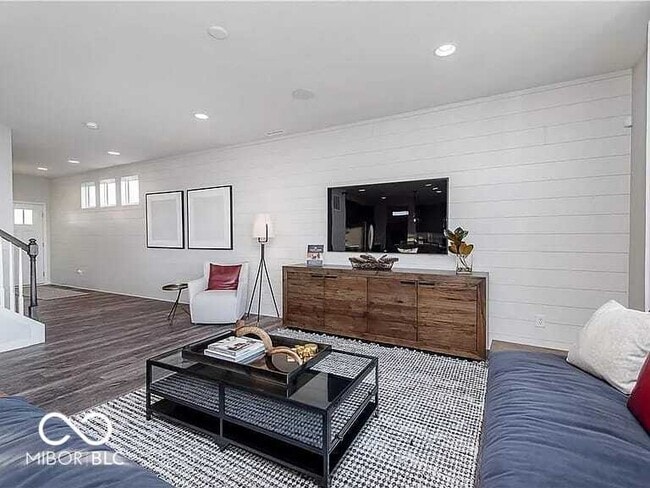 Building Photo - 4894 Oak Hl Dr