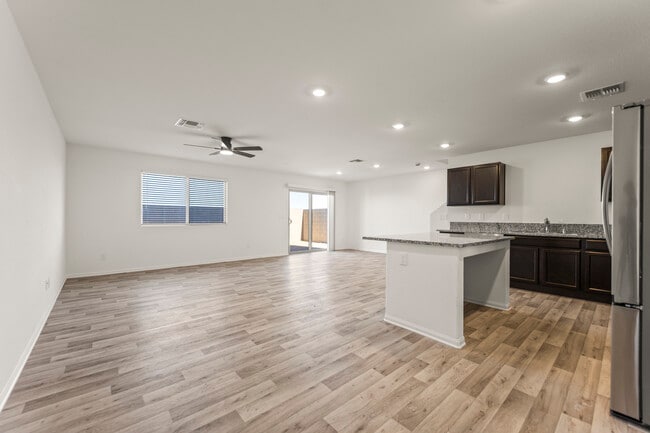 Building Photo - 6080 Swift Lariat St