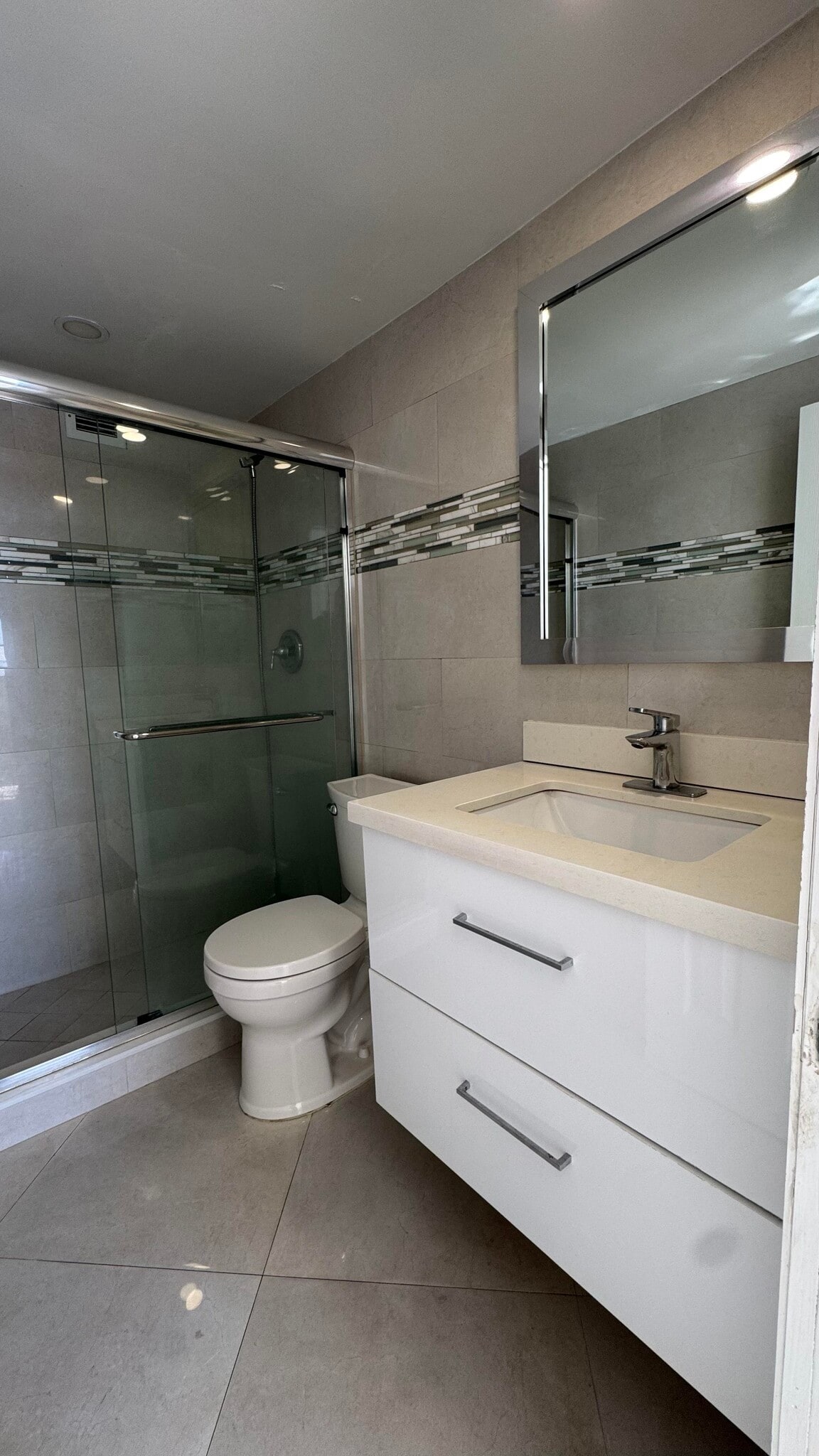 Building Photo - 825 Brickell Bay Dr