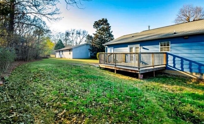 Building Photo - 6600 Woodcock Cir