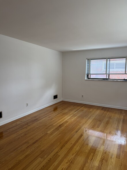 Living Room - 4222 Century Ln
