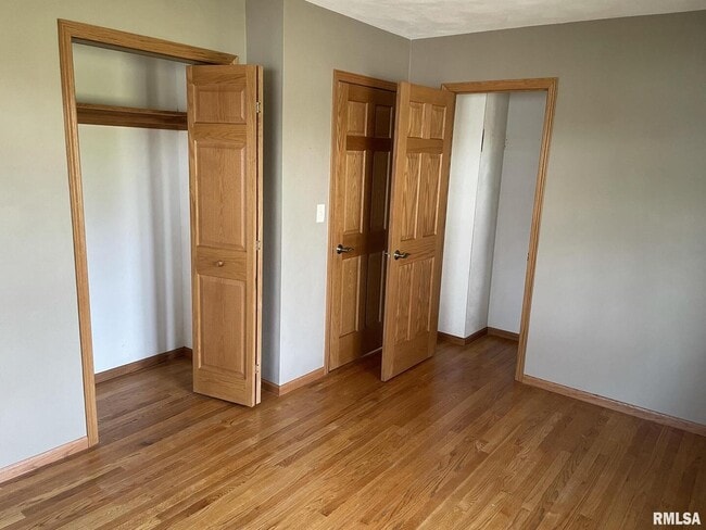 Building Photo - 2806 W 47th St