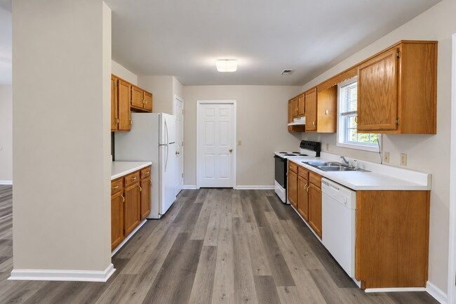 Building Photo - 424 Blake Cir