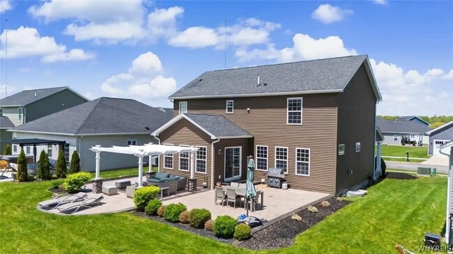 Building Photo - 46 Eagleview Dr