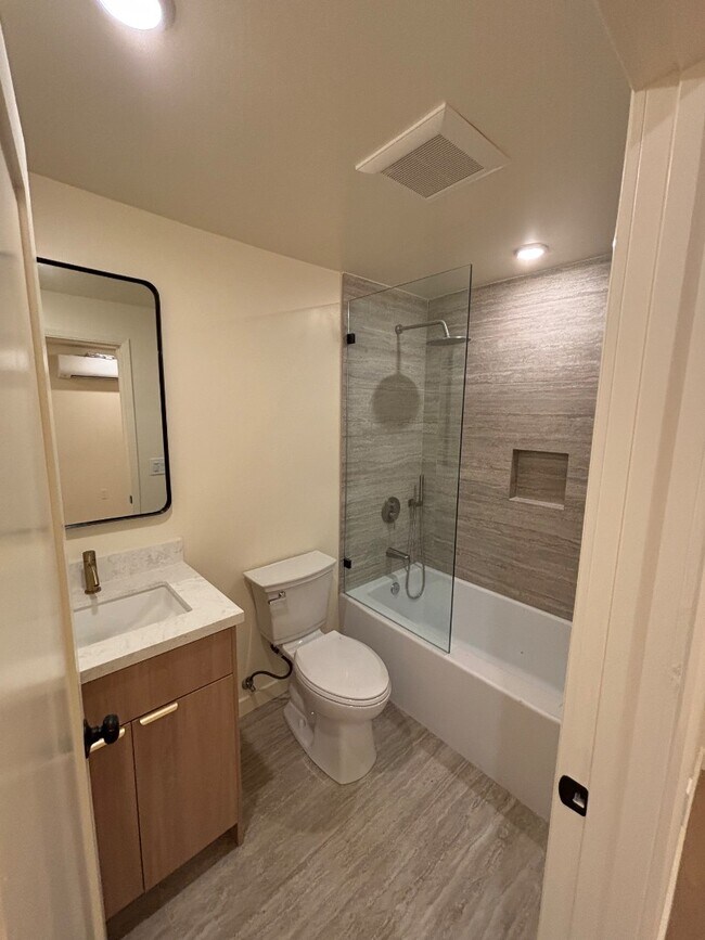 Building Photo - 2050 Meridian Ave